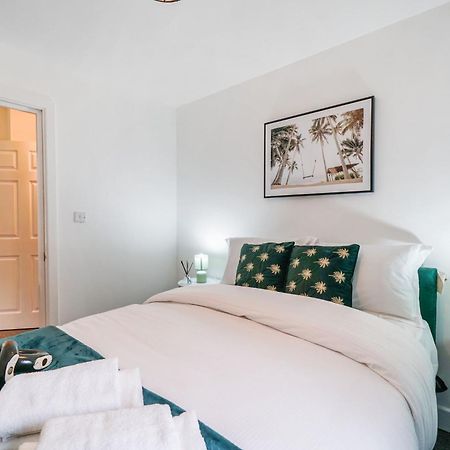 Livestay-New Private Apartment Building Minutes From Heathrow Slough Ngoại thất bức ảnh