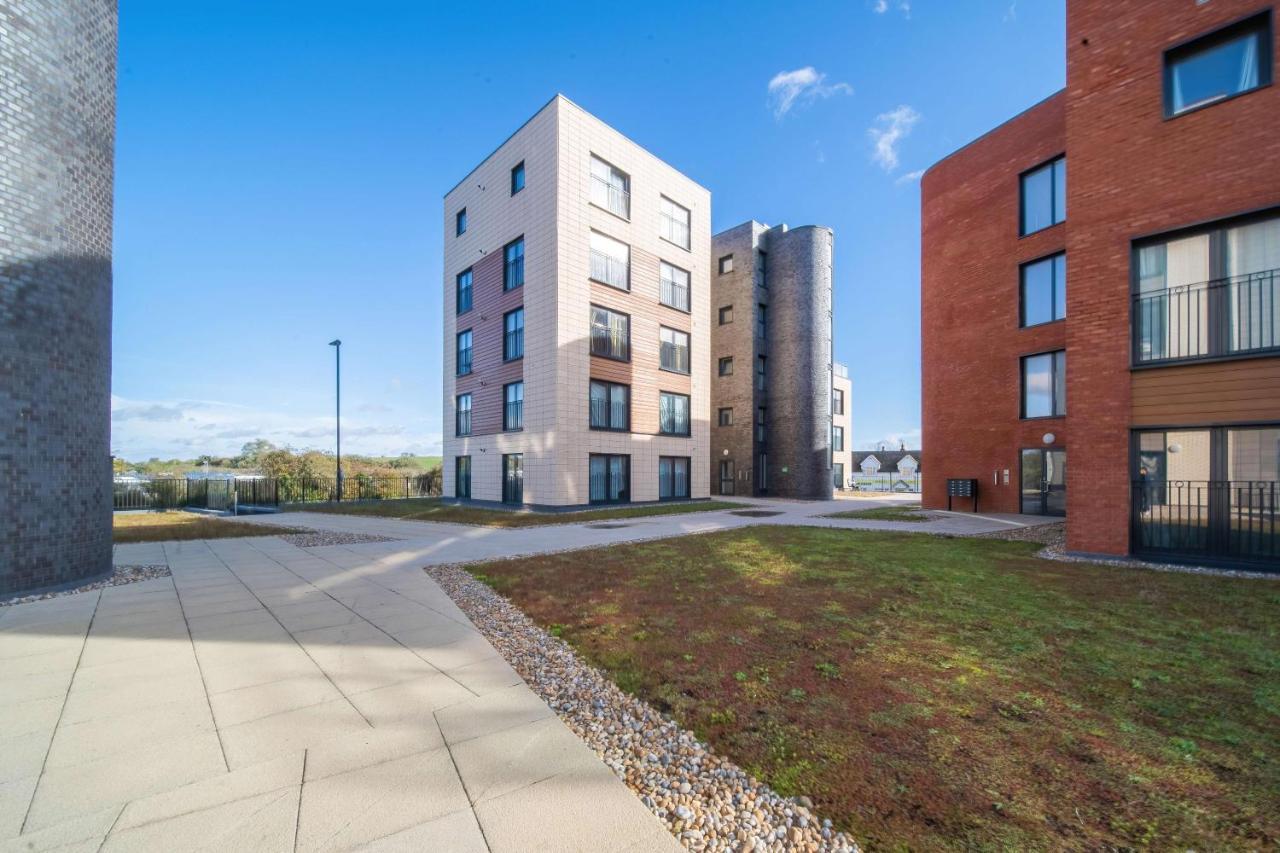 Livestay-New Private Apartment Building Minutes From Heathrow Slough Ngoại thất bức ảnh