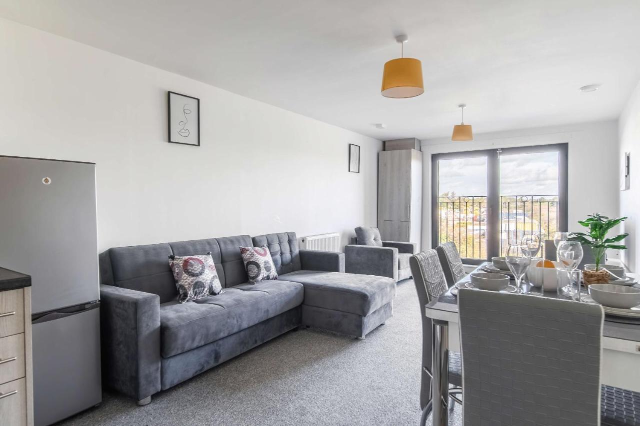 Livestay-New Private Apartment Building Minutes From Heathrow Slough Ngoại thất bức ảnh