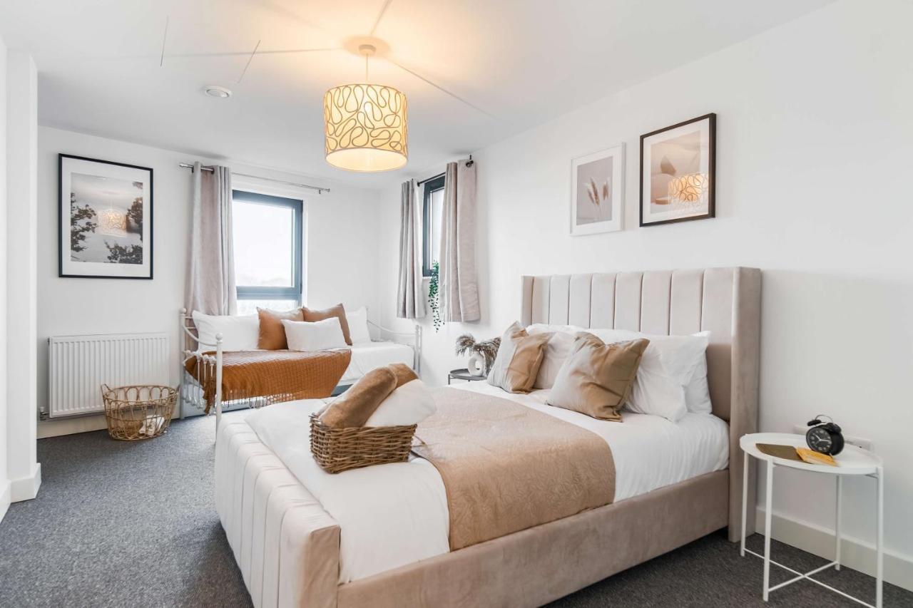 Livestay-New Private Apartment Building Minutes From Heathrow Slough Ngoại thất bức ảnh