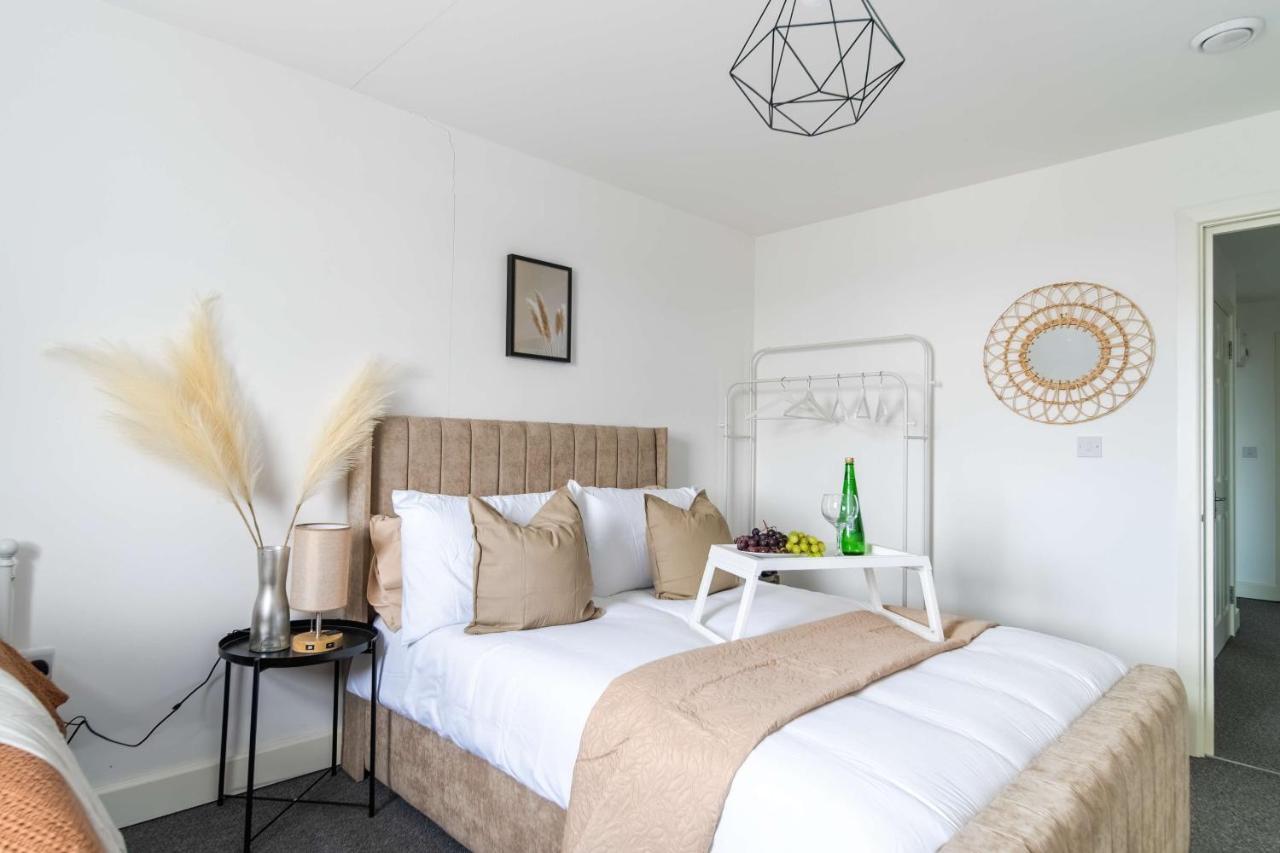 Livestay-New Private Apartment Building Minutes From Heathrow Slough Ngoại thất bức ảnh