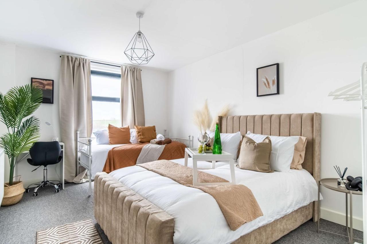 Livestay-New Private Apartment Building Minutes From Heathrow Slough Ngoại thất bức ảnh