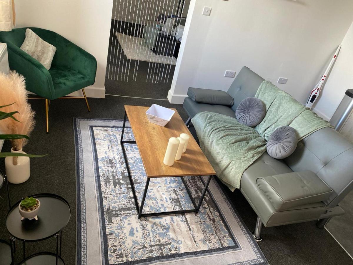 Livestay-New Private Apartment Building Minutes From Heathrow Slough Ngoại thất bức ảnh