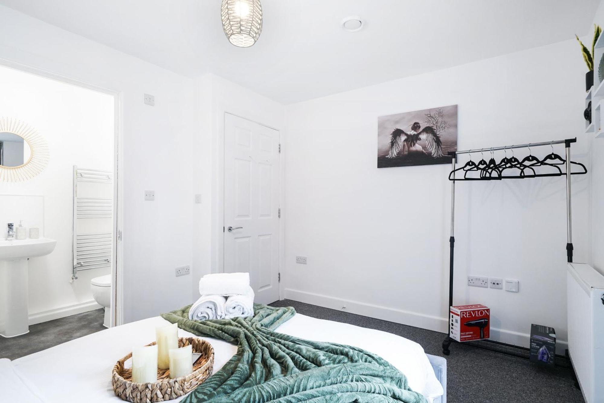 Livestay-New Private Apartment Building Minutes From Heathrow Slough Ngoại thất bức ảnh