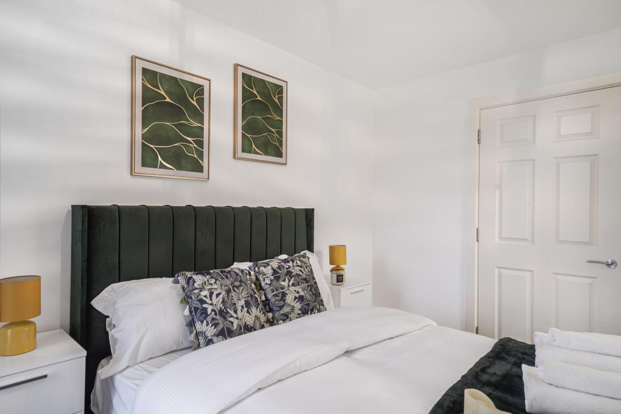 Livestay-New Private Apartment Building Minutes From Heathrow Slough Ngoại thất bức ảnh