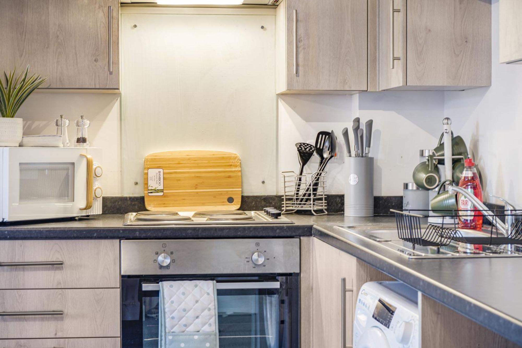 Livestay-New Private Apartment Building Minutes From Heathrow Slough Ngoại thất bức ảnh